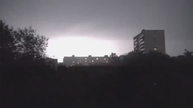 Дмитрий TV. Клип "Гроза". При съёмке молния ударила в дом и телефон вырубился. смотреть онлайн