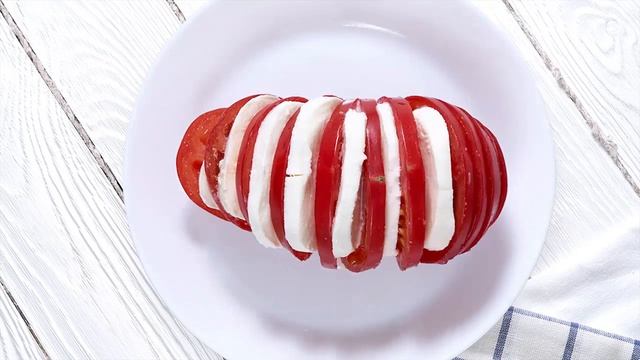 Моцарелла Galbani Салат Капрезе с Моцареллой Трио Новый год - новые традиции смотреть онлайн