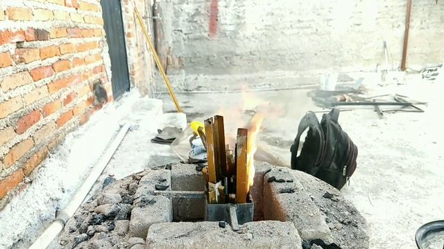 Como Fundir Un Lingote De Chatarra Con Carbón⚙️? / Fundición De Aluminio / 2021 смотреть онлайн