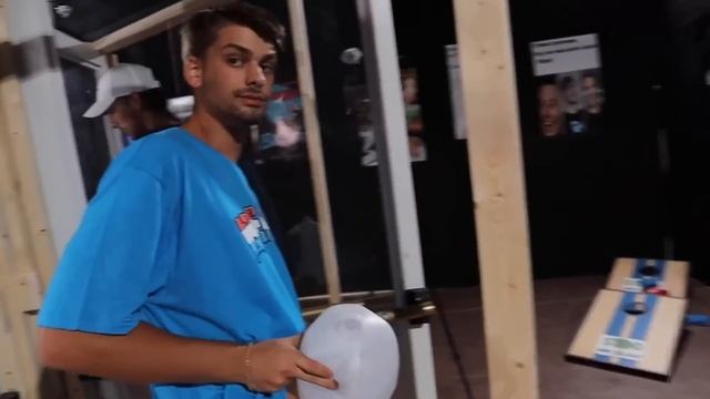 Last To Leave Revolving Door Wins $50,000 смотреть онлайн