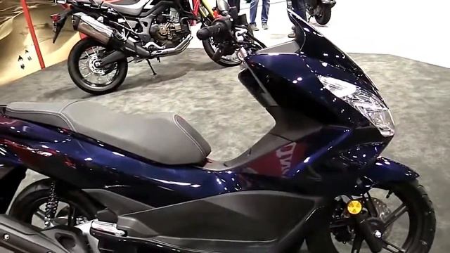 2017 Honda PCX150 Complete Accs Series Lookaround Le Moto Around The World смотреть онлайн