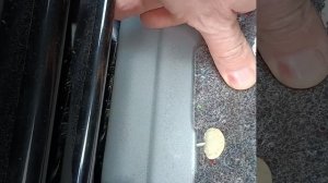 Kia Ceed 1,6 2018год.Где расположен VIN номер и номер двигателя.