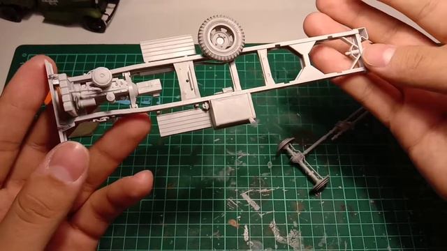 ПОЛНАЯ СБОРКА МОДЕЛИ Studebaker US6 1/35 ICM 35511(ЧАСТЬ 1) смотреть онлайн