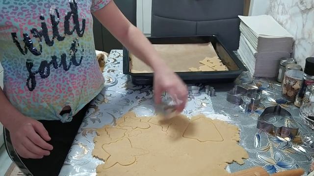 пеку печенье на рождество 1 часть. смотреть онлайн