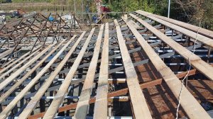 Дом  из  пенопласта,  крыша  из  метала  обзорный  фильм