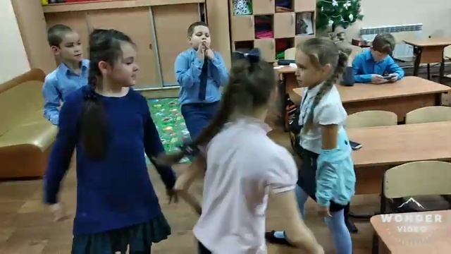 Танец под песню "Мокрые кроссы" 3G класс !!!! смотреть онлайн