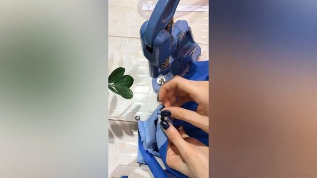 Как установить люверс механическим прессом! Устанавливаю ЛЮВЕРСЫ! смотреть онлайн