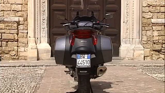 Honda Deauville смотреть онлайн