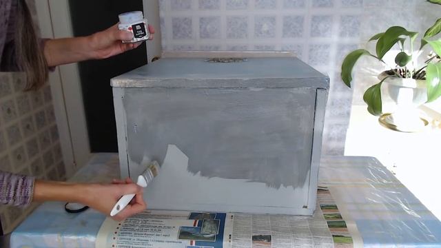 Как перекрасить тумбочку | как поменять сломанные ножки на колесики. Часть 1 смотреть онлайн