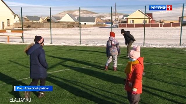 В Ташанте открыли спортивную площадку и футбольное поле смотреть онлайн