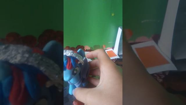 видео обрывается в конце иза тово что у меня сломан телефон и его починят извините говорю тихо смотреть онлайн