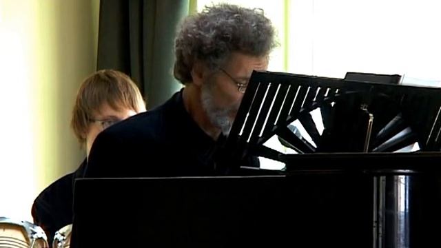 B. Okudżawa - Modlitwa „Dopóki nam Ziemia kręci się" - O.Suslov, A.Kilian, J.Wandycz смотреть онлайн