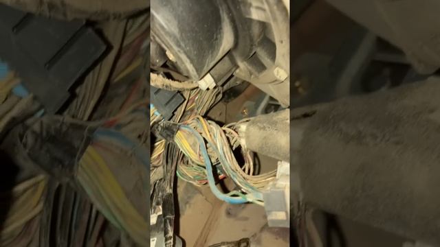 Где находится бортовой компьютер на монтеро спорт? смотреть онлайн