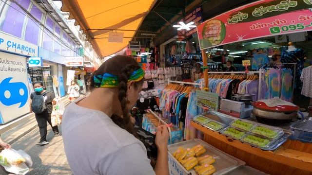 THIS IS BANGKOK STREET FOOD HEAVEN ?? (Wang Lang Market) смотреть онлайн