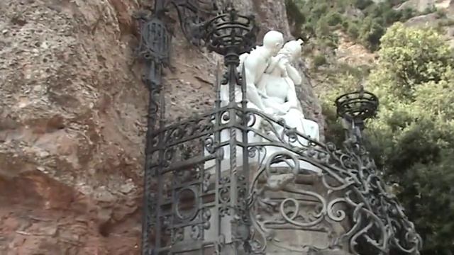 Монастырь Монсеррат в Испании. Monasterio de Montserrat. Фантастические горы! Spain смотреть онлайн