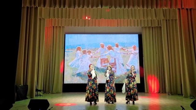 "Разбросала косы русые береза" "Ниточка" смотреть онлайн