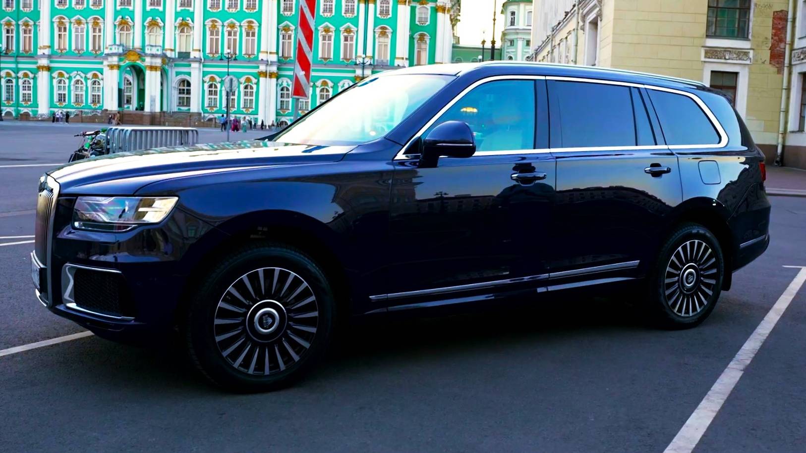 "Aurus Komendant 2024": Обзор российского премиум внедорожника. Технологии и роскошь. смотреть онлайн