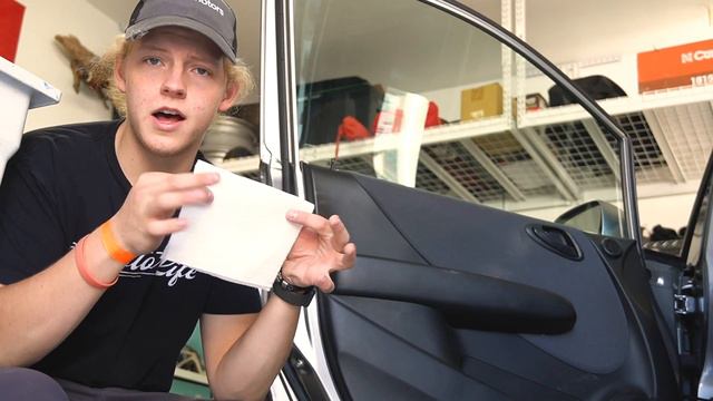 Best Way To Clean Inside Car Windows - No Streaks or Haze! смотреть онлайн