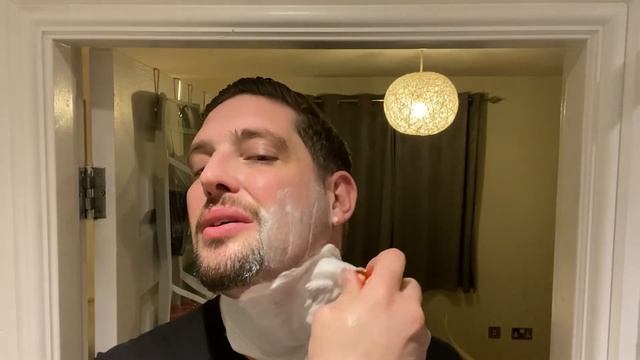 It Comes From the Future With Good Intentions | Phoenix Shaving CUBE 2.0 смотреть онлайн