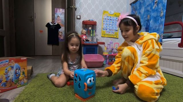 Обзор на игру ВЕСЕЛЫЙ ХОЛОДИЛЬНИК и как сошел с ума наш пёс МИККИ ЧИХУАХУА смотреть онлайн