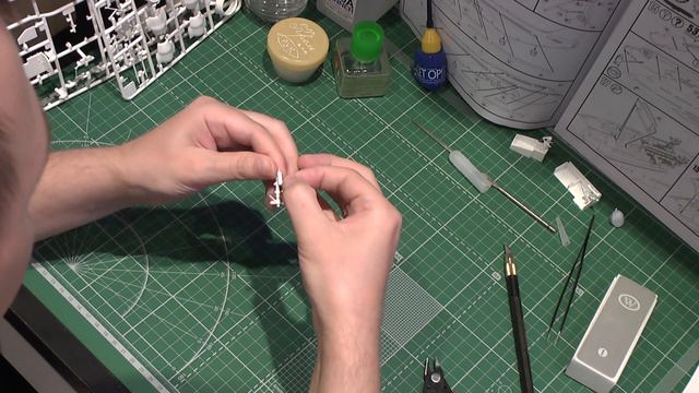 Boeing 747-8 Fanhansa, Revell, Сборка модели самолета, часть 12
