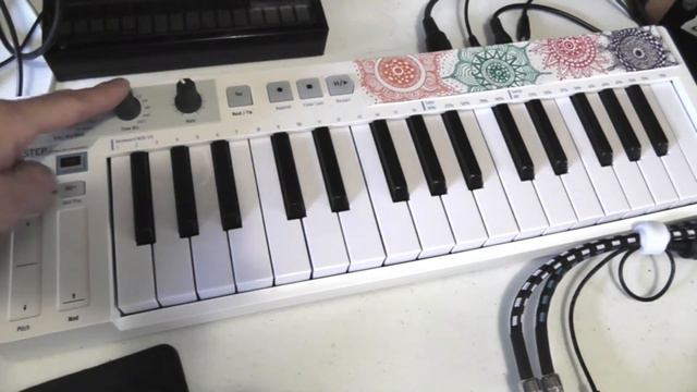 Arturia Keystep Midi Keyboard Review смотреть онлайн
