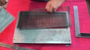 Изолятор для матки своими руками. Как сделать однорамочный изолятор для смены матки. Пчеловодство