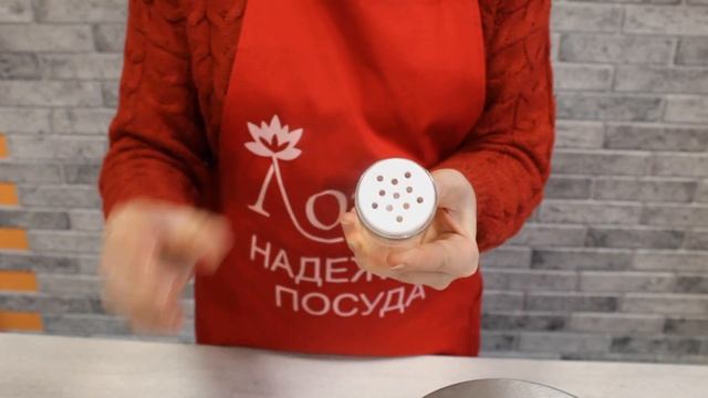 Набор баночек для специй на крутящейся подставке. смотреть онлайн