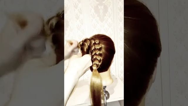 ?Красивый #пучок с #плетением ? #Прическа за минуту ? #прическавшколу #вечерняяприческа #легкая смотреть онлайн