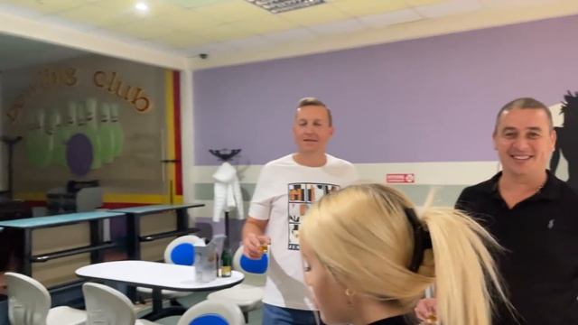 ЗНАКОМСТВО НАШИХ РОДИТЕЛЕЙ ПОШЛО НЕ ПО ПЛАНУ... смотреть онлайн