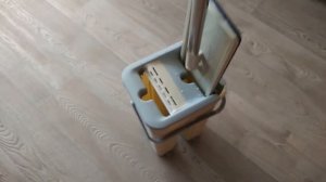 Швабра для мытья полов с отжимом и ведром/Полы теперь мою в 2 раза быстрее/Руки сухие и чистые