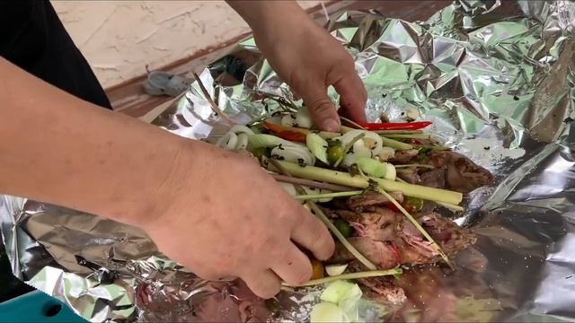 HOW TO COOK SQUIRRELS IN TRADTIONAL HMONG WAY/UA NQAIJ NAS NOJ смотреть онлайн