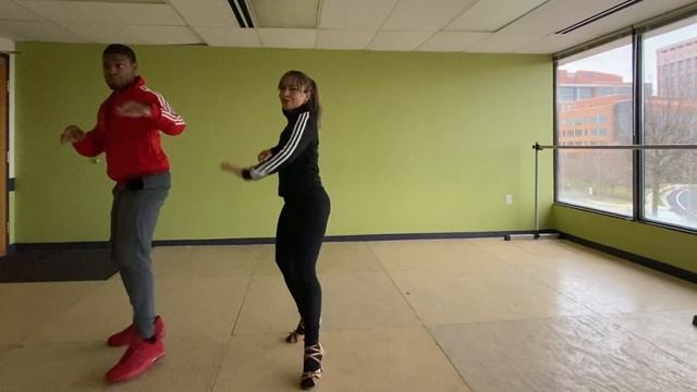 EJ Santana's Corona Challenge: Bachata Traditional Footwork | Santana Dance смотреть онлайн