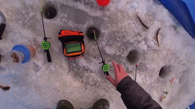 ?Зимняя Рыбалка на Удочку.За Огурцами на Море.Подводная съёмка.Рыбалка для Души смотреть онлайн