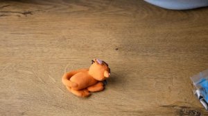 Лепим котика из воздушного пластилина. Пластилин для детей. Простая лепка. Учимся лепить.