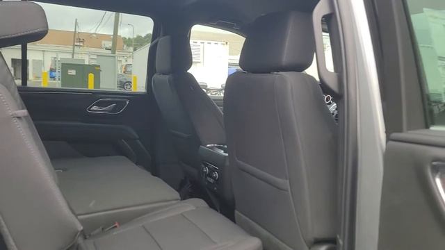 2023 Chevrolet Suburban LS смотреть онлайн