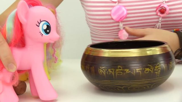 Герои мультфильма Дружба - это чудо. Поющая чаша смотреть онлайн