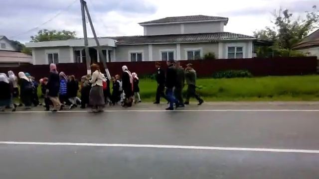 Крестный ход в ст Ярославской с участием казаков смотреть онлайн