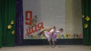 Танец детей "Две половинки"