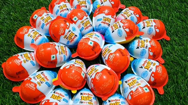 Satisfying 100 Kinder Surprise Egg Toys Opening Video смотреть онлайн