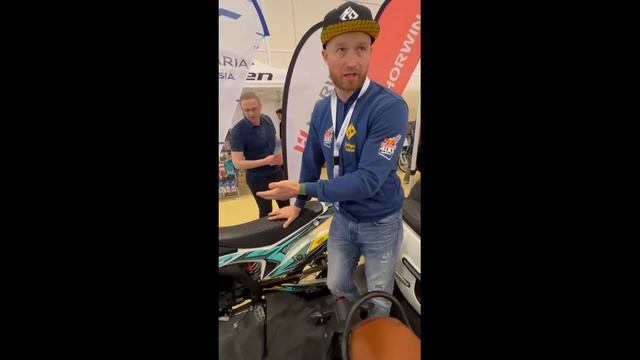 Экспозиция электрических мотоциклов Surrun на выставке ЕДрайв смотреть онлайн