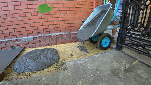 Кто может — делает, кто не может — учит !!! Бетонируем дорожку смотреть онлайн