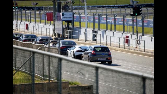 We made it ! Our BMW E87 First official track day - Malkin Motorsport смотреть онлайн