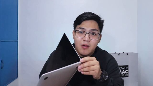 NEW MACBOOK AIR UNBOXING & REVIEW!! смотреть онлайн