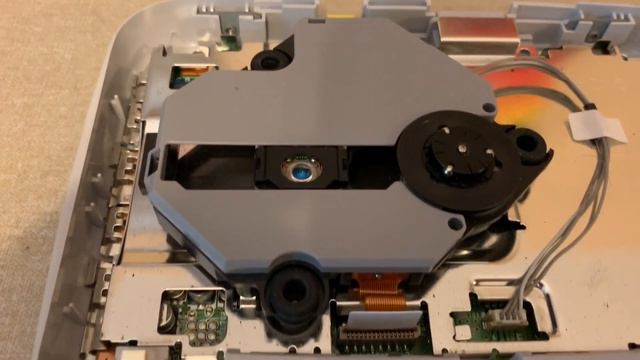 SONY PLAYSTATION 1 (PS1) SLIM DISASSEMBLY/RE-ASSEMBLY HOW TO: WHATS INSIDE? смотреть онлайн