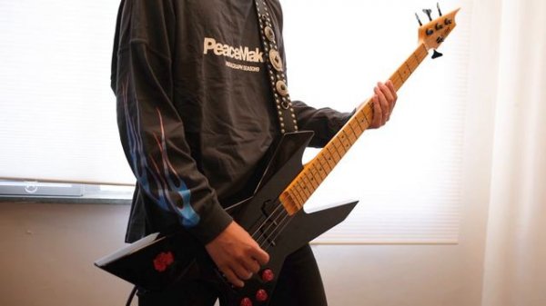 METALLICA - "Enter Sandman" (Bass Guitar Cover with Tab)