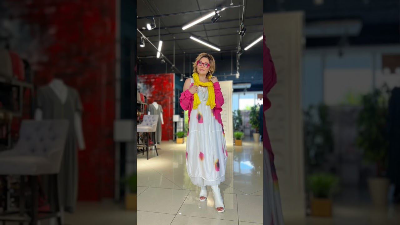 Шикарные Летние образы для женщин за 50 смотреть онлайн