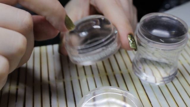 Как легко снять гельлак и сделать дизайн ногтей: Elcorazon, Beautybigbangs и bornprettystore смотреть онлайн