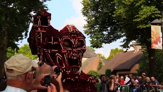 Самый большой в мире парад цветов в Зюндерте Flower Parade in Zundert ♥ Lucky Lina смотреть онлайн