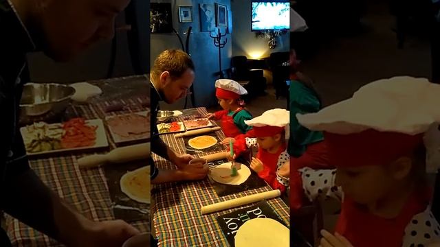 Как надо готовить пиццу?? смотреть онлайн